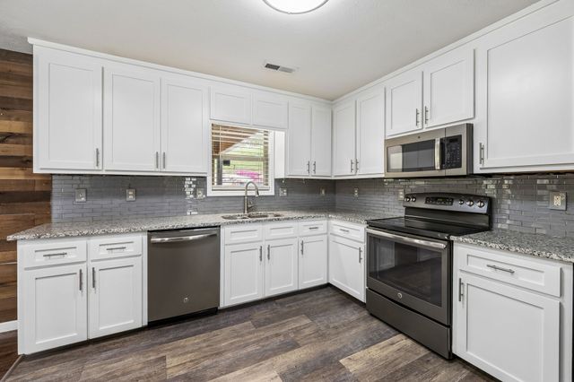240 Scenic Ct, Pulaski, TN 38478