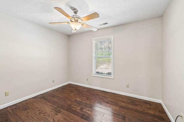 240 Scenic Ct, Pulaski, TN 38478