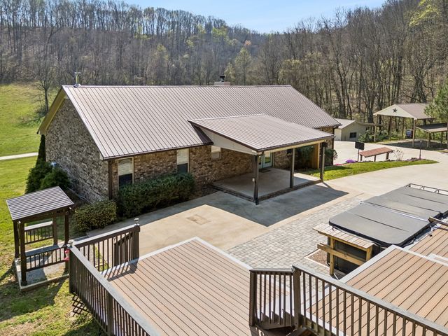 240 Scenic Ct, Pulaski, TN 38478
