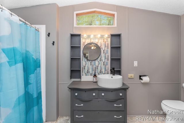 957 Maple Street, Pullman, MI 49450