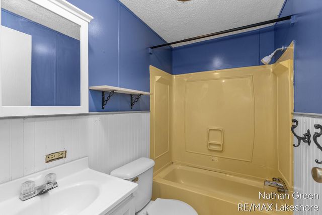 957 Maple Street, Pullman, MI 49450