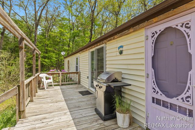 957 Maple Street, Pullman, MI 49450