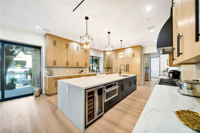 19225 Rosita, Tarzana, CA 91356