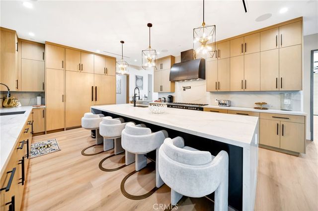 19225 Rosita, Tarzana, CA 91356