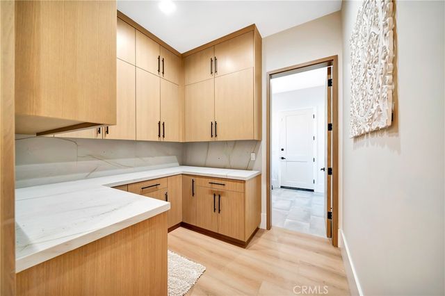19225 Rosita, Tarzana, CA 91356