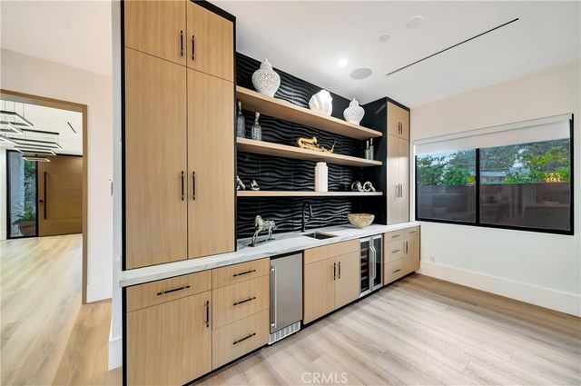 19225 Rosita, Tarzana, CA 91356