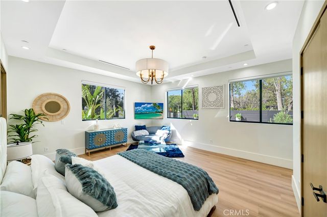 19225 Rosita, Tarzana, CA 91356