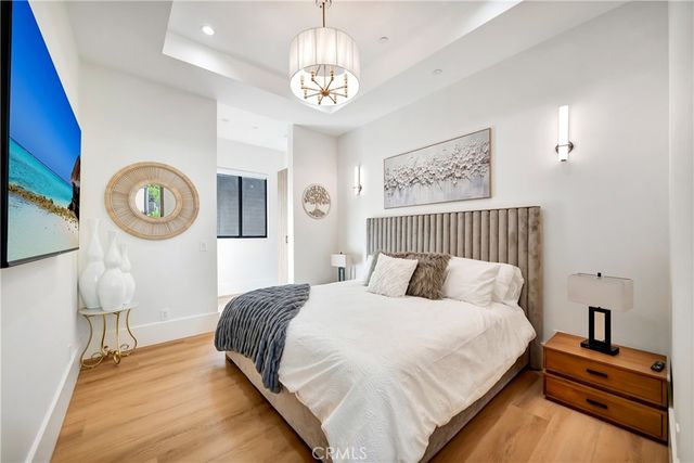 19225 Rosita, Tarzana, CA 91356