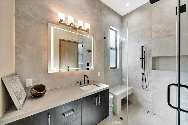 19225 Rosita, Tarzana, CA 91356