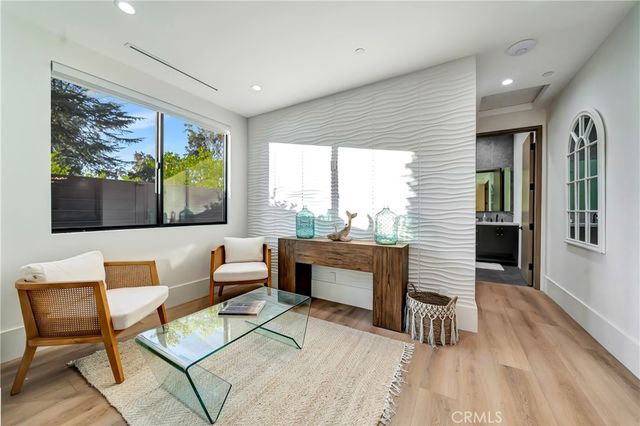 19225 Rosita, Tarzana, CA 91356