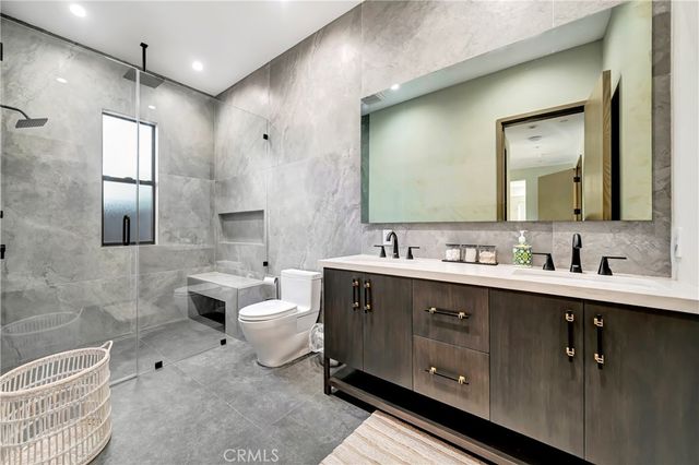 19225 Rosita, Tarzana, CA 91356