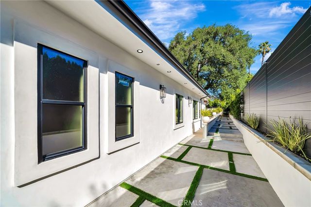 19225 Rosita, Tarzana, CA 91356