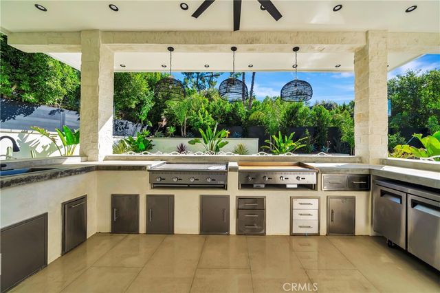 19225 Rosita, Tarzana, CA 91356