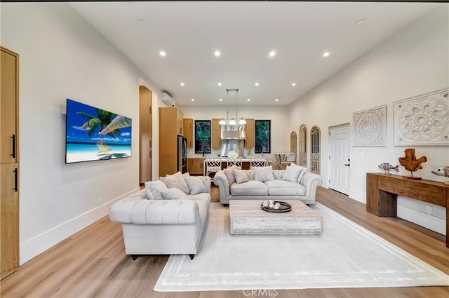 19225 Rosita, Tarzana, CA 91356
