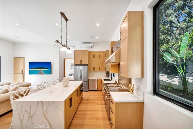 19225 Rosita, Tarzana, CA 91356