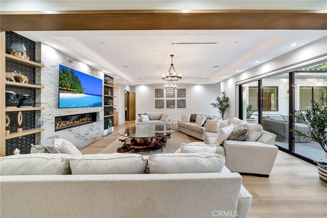 19225 Rosita, Tarzana, CA 91356