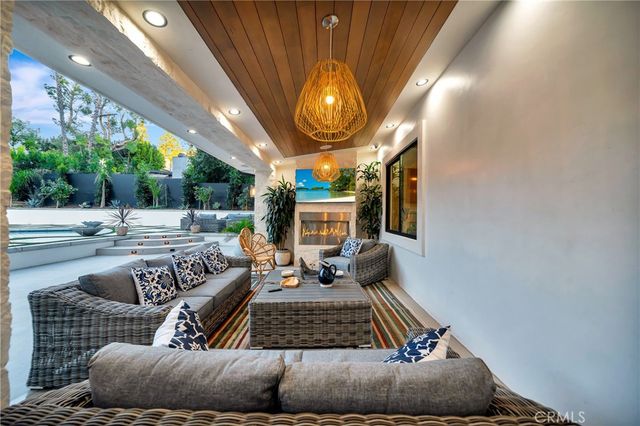 19225 Rosita, Tarzana, CA 91356