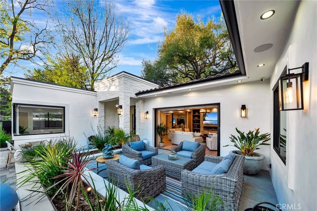 19225 Rosita, Tarzana, CA 91356