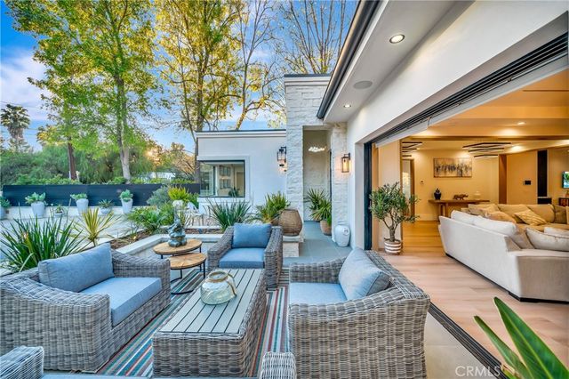 19225 Rosita, Tarzana, CA 91356