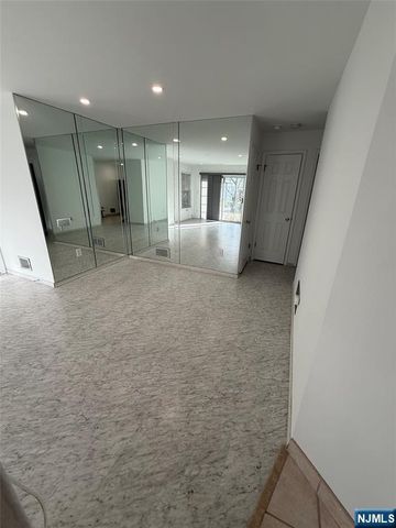 1235 Richmond Road, Mahwah, NJ 07430