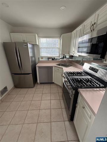 1235 Richmond Road, Mahwah, NJ 07430