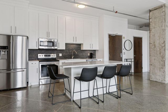 350 Saint Peter Street 908, Saint Paul, MN 55102