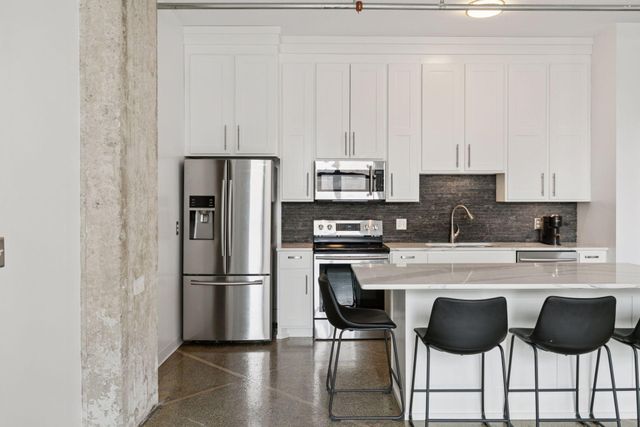 350 Saint Peter Street 908, Saint Paul, MN 55102