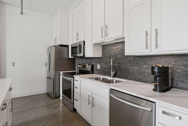 350 Saint Peter Street 908, Saint Paul, MN 55102