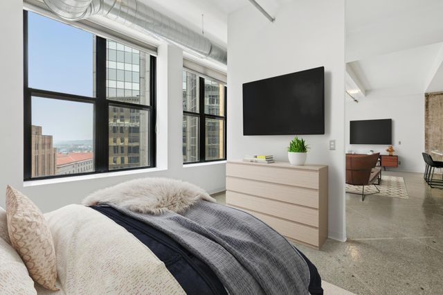 350 Saint Peter Street 908, Saint Paul, MN 55102