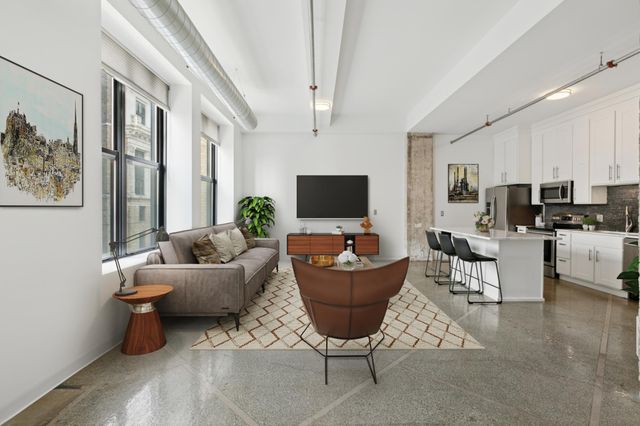 350 Saint Peter Street 908, Saint Paul, MN 55102