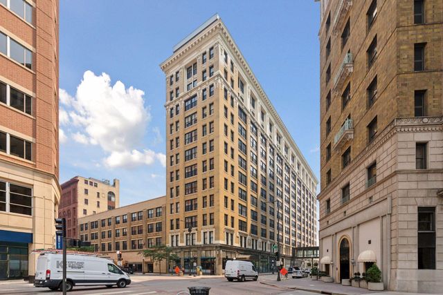 350 Saint Peter Street 908, Saint Paul, MN 55102