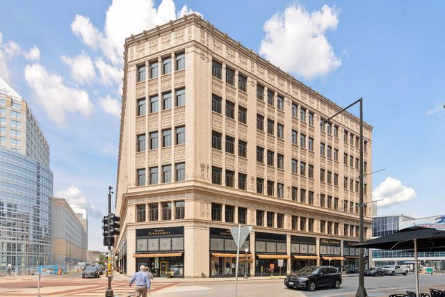 350 Saint Peter Street 908, Saint Paul, MN 55102