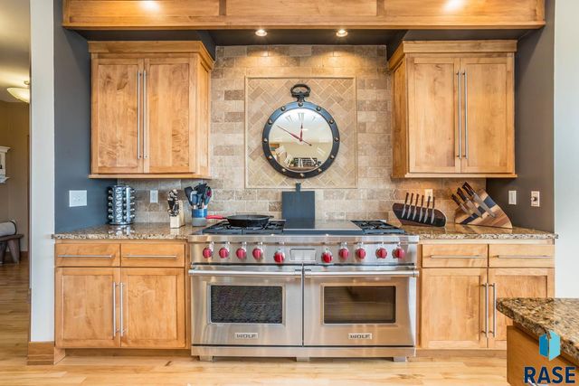 6300 S Pinehurst Ct Court, Sioux Falls, SD 57108