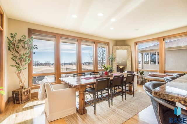 6300 S Pinehurst Ct Court, Sioux Falls, SD 57108