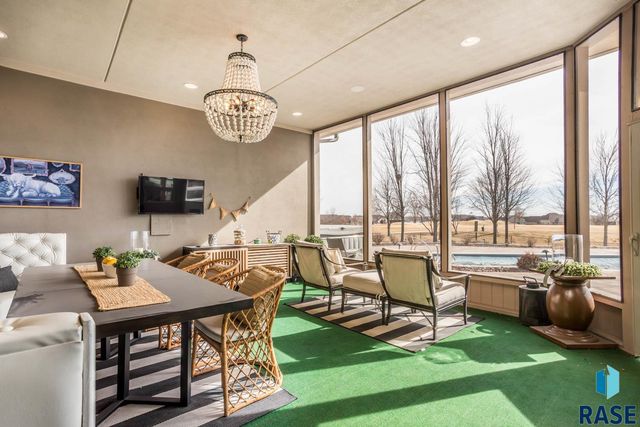 6300 S Pinehurst Ct Court, Sioux Falls, SD 57108