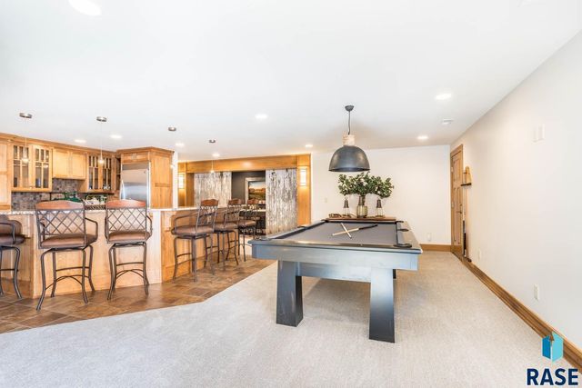 6300 S Pinehurst Ct Court, Sioux Falls, SD 57108