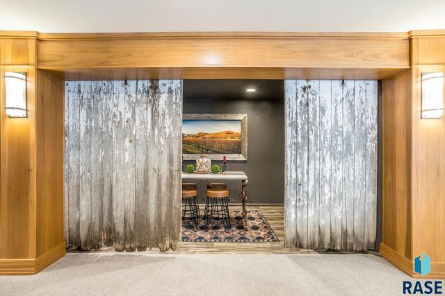 6300 S Pinehurst Ct Court, Sioux Falls, SD 57108