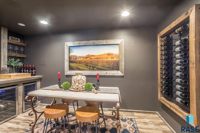 6300 S Pinehurst Ct Court, Sioux Falls, SD 57108