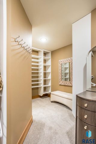 6300 S Pinehurst Ct Court, Sioux Falls, SD 57108