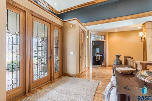 6300 S Pinehurst Ct Court, Sioux Falls, SD 57108