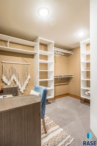 6300 S Pinehurst Ct Court, Sioux Falls, SD 57108