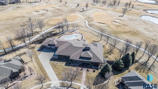 6300 S Pinehurst Ct Court, Sioux Falls, SD 57108