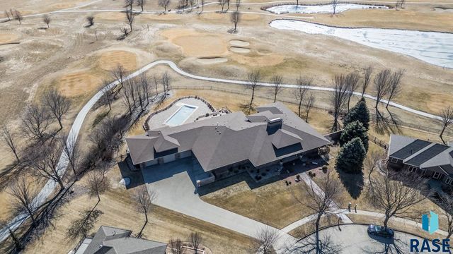 6300 S Pinehurst Ct Court, Sioux Falls, SD 57108
