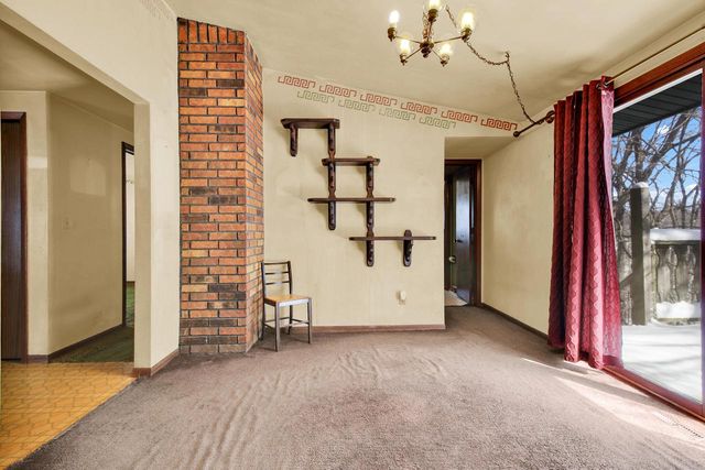 2421 Skyline DRIVE, West Bend, WI 53090