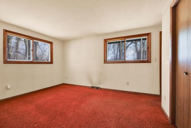 2421 Skyline DRIVE, West Bend, WI 53090