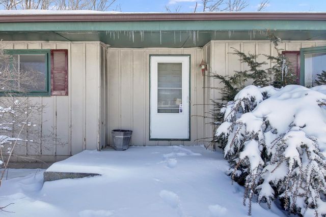 2421 Skyline DRIVE, West Bend, WI 53090
