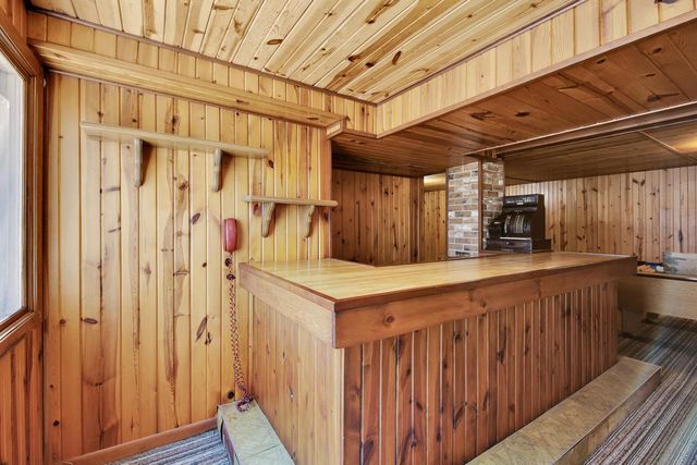 2421 Skyline DRIVE, West Bend, WI 53090