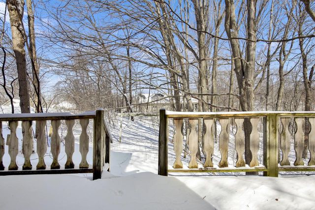 2421 Skyline DRIVE, West Bend, WI 53090