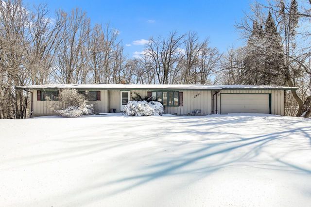 2421 Skyline DRIVE, West Bend, WI 53090