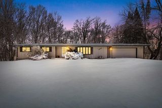 2421 Skyline DRIVE, West Bend, WI 53090